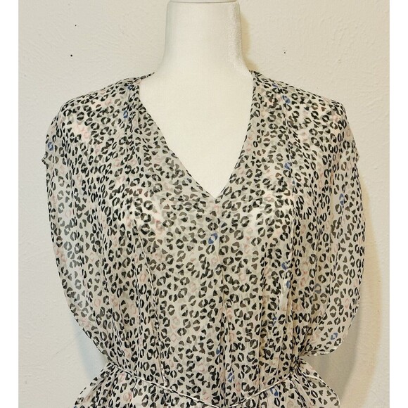 Diane Von Furstenberg  Women Size 2 Animal Print Silk Blouse Boho Quiet Luxury - Picture 2 of 14